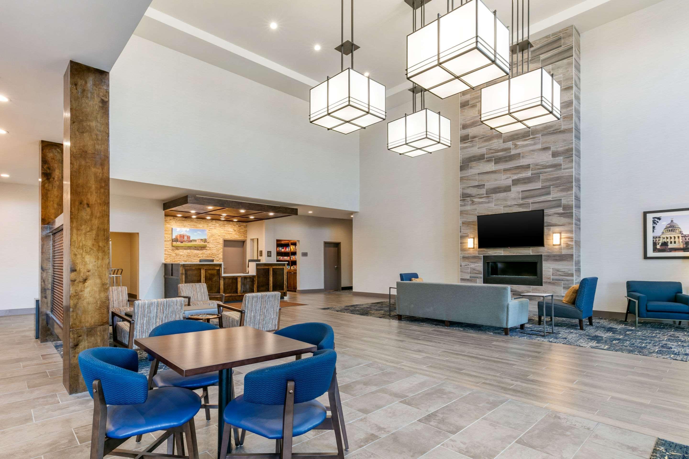 Comfort Suites North Tupelo Εξωτερικό φωτογραφία